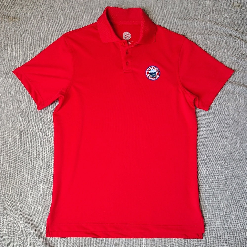 FC‎ Bayern Munchen Polo Size Small Red FIFA Soccer Sports Performance Shirt